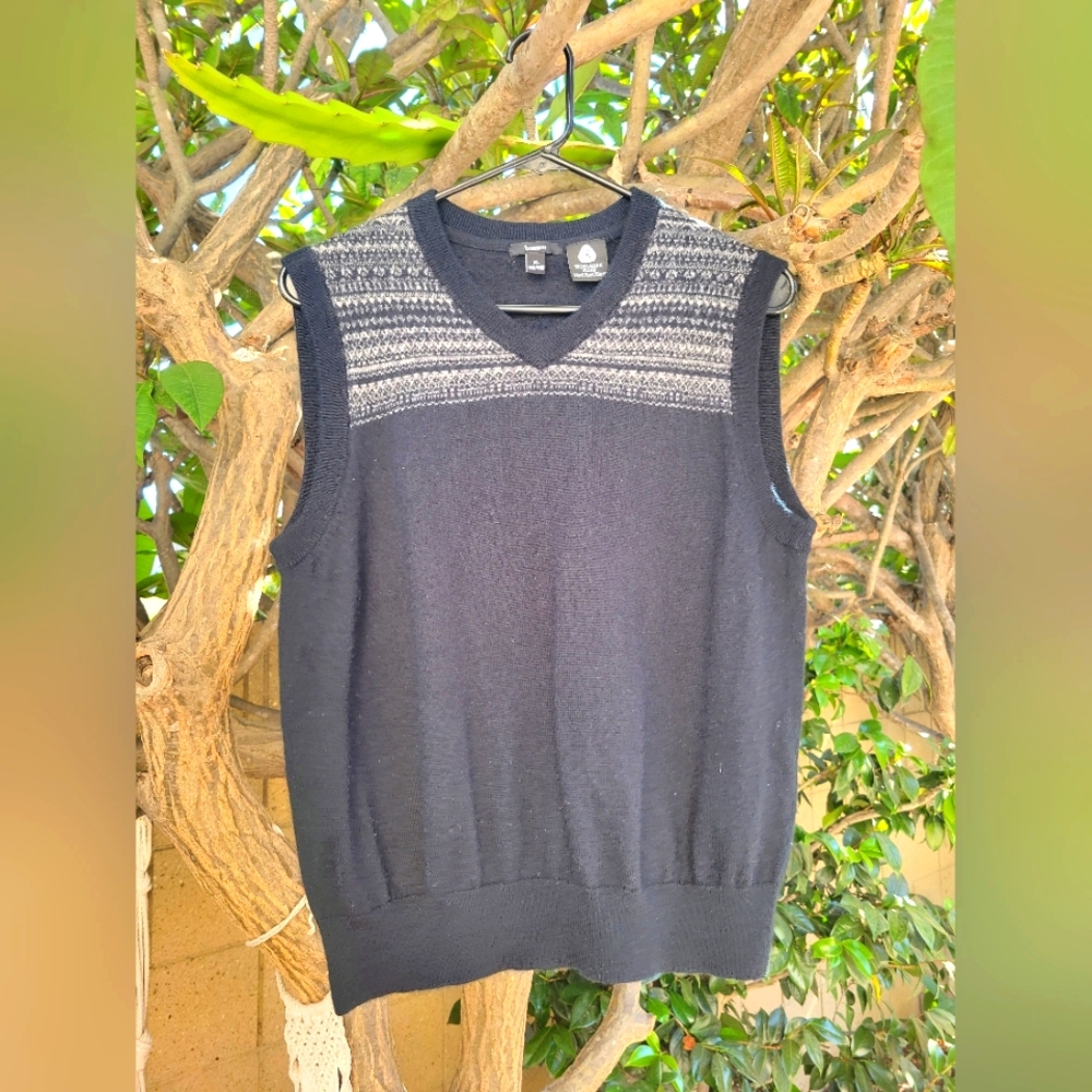 Bossini Wool Blend Black and Gray Knit Sleveless Sweater Vest